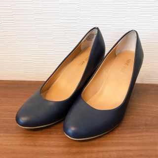 ナインウエスト(NINE WEST)の美品 ウッドヒール パンプス US5 ネイビー(ハイヒール/パンプス)