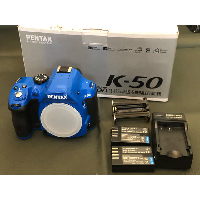 PENTAX(ペンタックス)のPENTAX K-50 ブルー APS-C デジタル一眼レフカメラ スマホ/家電/カメラのカメラ(デジタル一眼)の商品写真