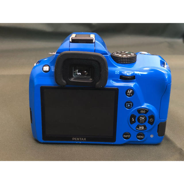 PENTAX(ペンタックス)のPENTAX K-50 ブルー APS-C デジタル一眼レフカメラ スマホ/家電/カメラのカメラ(デジタル一眼)の商品写真