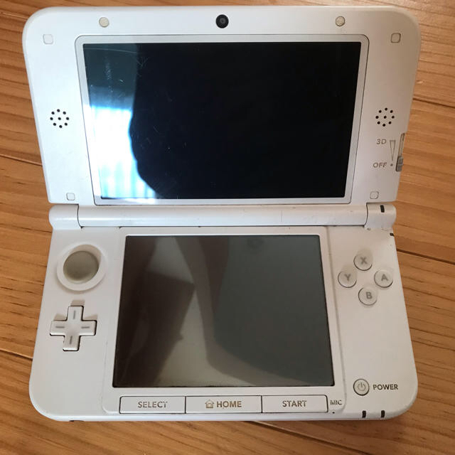ニンテンドー3DS(ニンテンドー3DS)の任天堂3DS LL本体のみ エンタメ/ホビーのゲームソフト/ゲーム機本体(携帯用ゲーム機本体)の商品写真