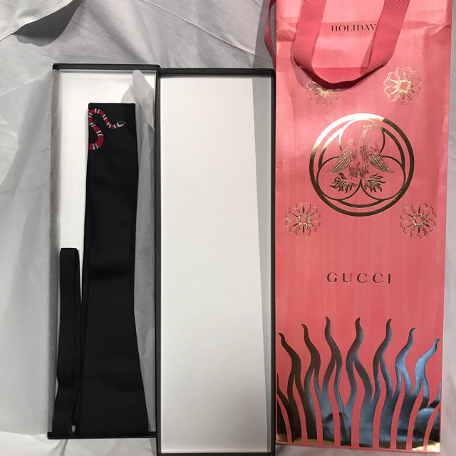 Gucci(グッチ)のGucci ネクタイ 蛇　スネーク メンズのファッション小物(ネクタイ)の商品写真