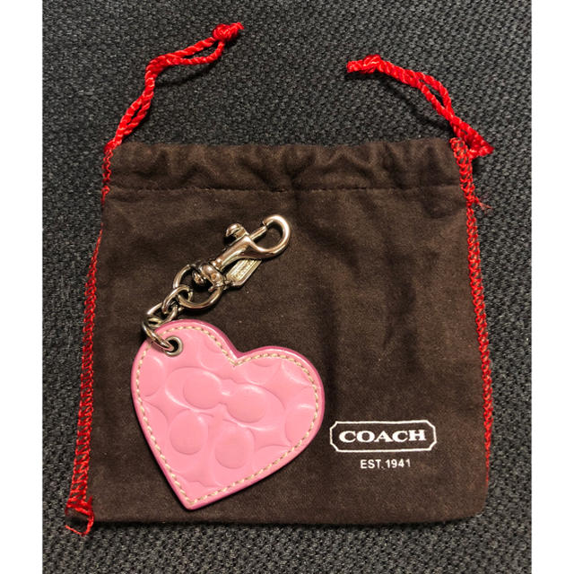 COACH(コーチ)の【COACH】コーチ バッグチャーム（キーホルダー）ピンク色 レディースのアクセサリー(チャーム)の商品写真