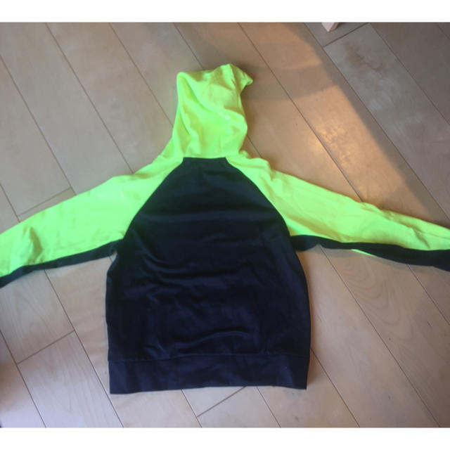 NIKE(ナイキ)のNIKE  トップス キッズ キッズ/ベビー/マタニティのキッズ服男の子用(90cm~)(その他)の商品写真