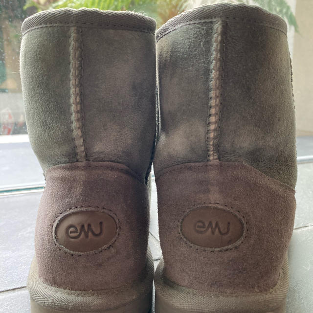 EMU(エミュー)の値下げしました⤵︎⤵︎emu ムートンブーツ　サイズ6 チャコール レディースの靴/シューズ(ブーツ)の商品写真