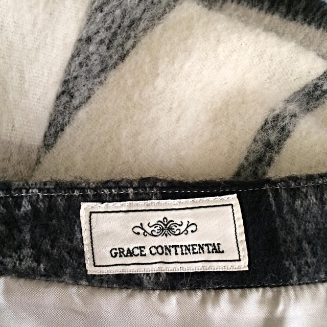 GRACE CONTINENTAL(グレースコンチネンタル)のアルパカ混GRACEフレアスカート36 レディースのスカート(ひざ丈スカート)の商品写真