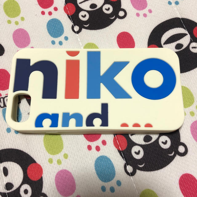 niko and...(ニコアンド)のniko and iPhoneケース スマホ/家電/カメラのスマホアクセサリー(iPhoneケース)の商品写真