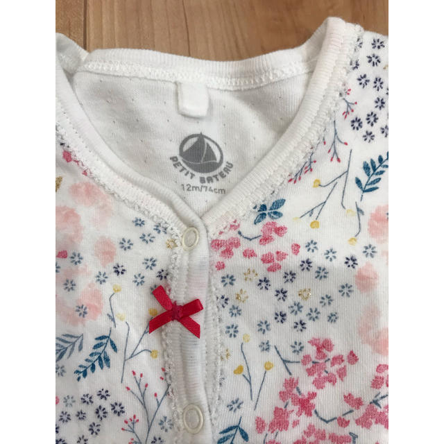 PETIT BATEAU(プチバトー)のプチバトー　花柄　ロンパース　チュビック　現行品 キッズ/ベビー/マタニティのベビー服(~85cm)(ロンパース)の商品写真