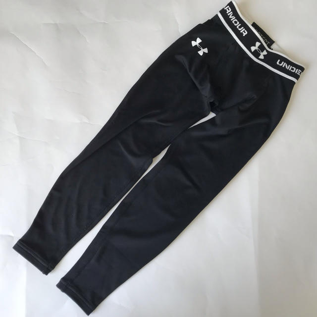 UNDER ARMOUR(アンダーアーマー)のUNDER ARMOUR アンダーアーマー インナースパッツ YSM 130 キッズ/ベビー/マタニティのキッズ服男の子用(90cm~)(パンツ/スパッツ)の商品写真