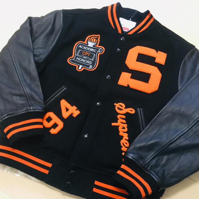 早い者勝ち‼️Supreme Varsity Puffy Jacket