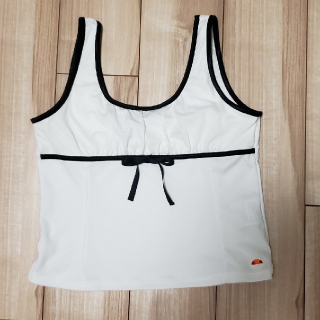 ellesse(エレッセ)の★アカマツ様専用★エレッセ　テニスノースリーブ　Mサイズ スポーツ/アウトドアのテニス(ウェア)の商品写真