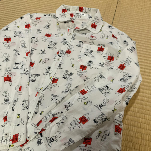 SNOOPY(スヌーピー)のスヌーピー　シャツ レディースのトップス(Tシャツ(半袖/袖なし))の商品写真