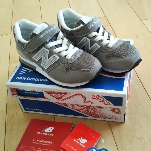 New Balance(ニューバランス)のニューバランス キッズ スニーカー キッズ/ベビー/マタニティのキッズ靴/シューズ(15cm~)(スニーカー)の商品写真