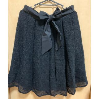 トゥービーシック(TO BE CHIC)のTO BE CHIC  スカート　黒(ひざ丈スカート)