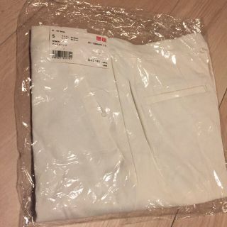 ユニクロ(UNIQLO)の新品！UNIQLO アンクルパンツ(クロップドパンツ)