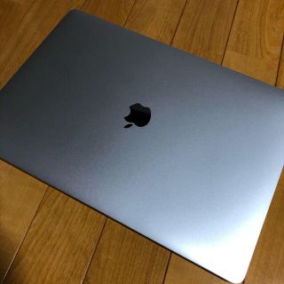 アップル(Apple)の【出品12/6まで】MacBook Pro 15インチ 2018 シルバー(ノートPC)