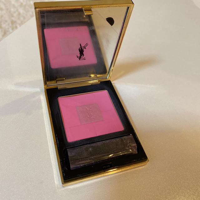 Yves Saint Laurent Beaute(イヴサンローランボーテ)のイヴ・サンローランチーク コスメ/美容のベースメイク/化粧品(チーク)の商品写真