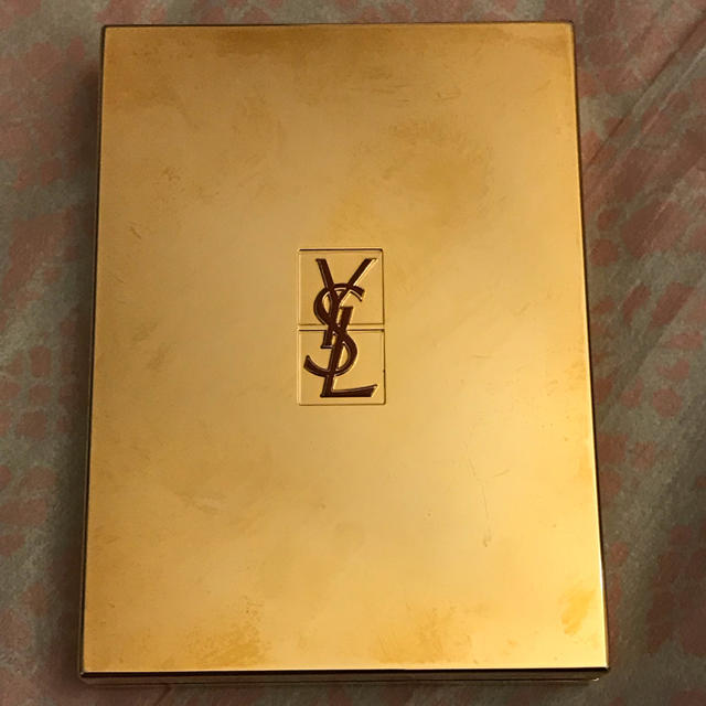 Yves Saint Laurent Beaute(イヴサンローランボーテ)のイブサンローラン アイシャドウ 　おねさげしました！ コスメ/美容のベースメイク/化粧品(アイシャドウ)の商品写真