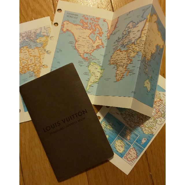 LOUIS VUITTON(ルイヴィトン)のルイヴィトン 手帳 アドレス帳 世界地図 インテリア/住まい/日用品の文房具(カレンダー/スケジュール)の商品写真