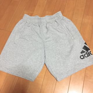 アディダス(adidas)のアディダスハーフパンツ(ショートパンツ)