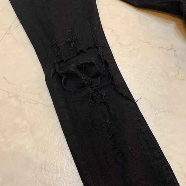 Saint Laurent(サンローラン)のREPRESENT デストロイヤー　ダメージデニム　ブラック メンズのパンツ(デニム/ジーンズ)の商品写真