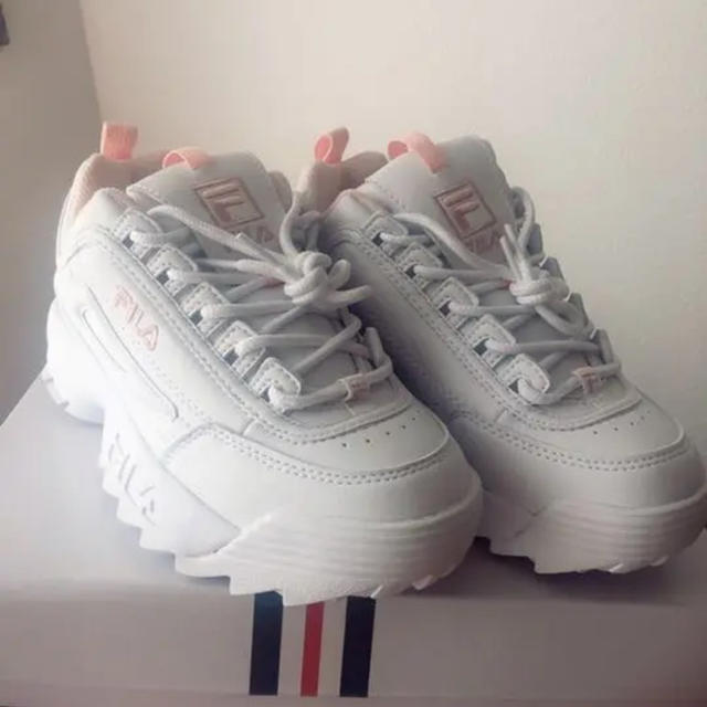 新品 FILA ディスラプター2