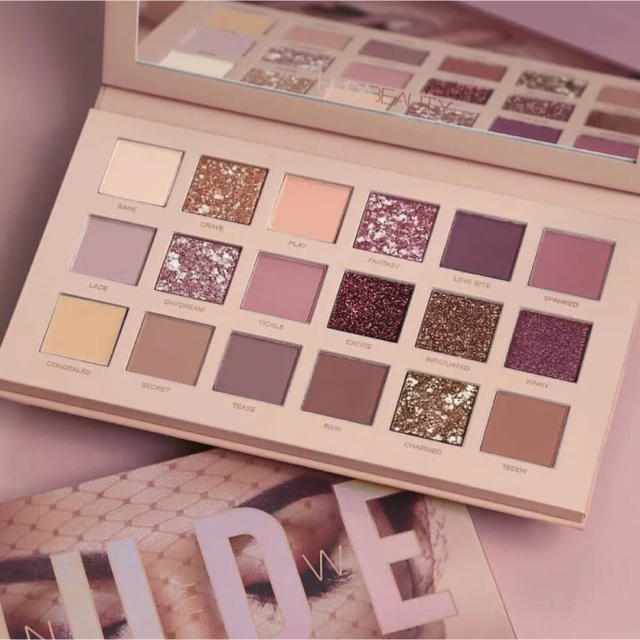 【未使用】HUDA BEAUTY NUDE アイシャドウ パレット