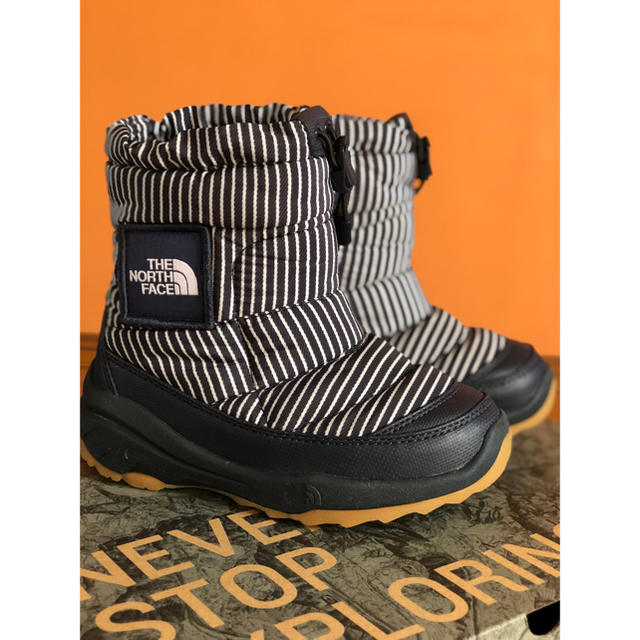 THE NORTH FACE(ザノースフェイス)のノースフェイス　THE NORTH FACE スノーブーツ　キッズ キッズ/ベビー/マタニティのキッズ靴/シューズ(15cm~)(ブーツ)の商品写真