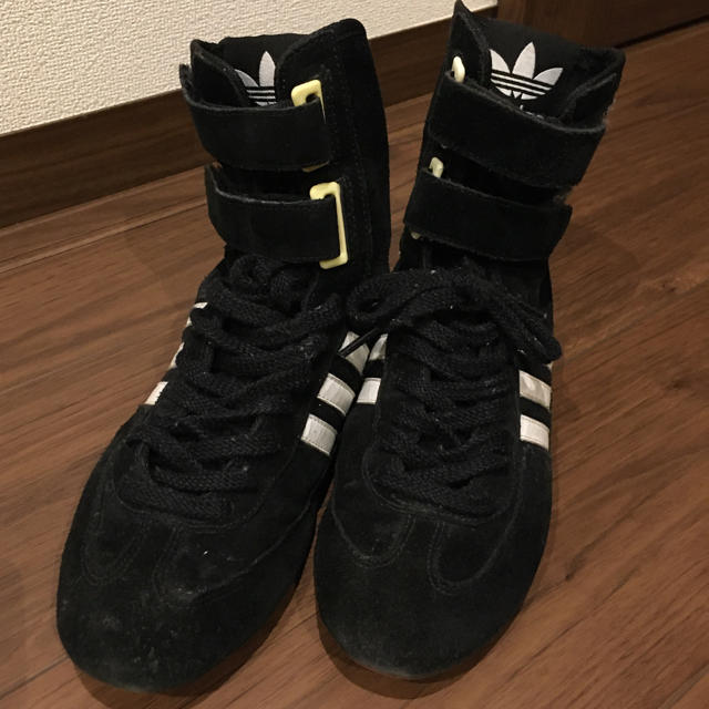 adidas(アディダス)のアディダス  スニーカー　24.5cm  ハイカット　スウェード レディースの靴/シューズ(スニーカー)の商品写真