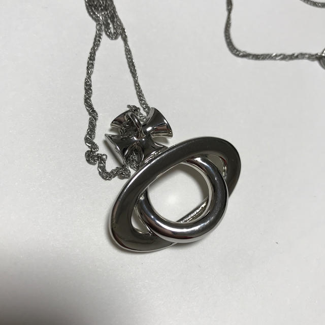 Vivienne Westwood(ヴィヴィアンウエストウッド)のヴィヴィアンウエストウッド  グラスホルダー レディースのアクセサリー(ネックレス)の商品写真