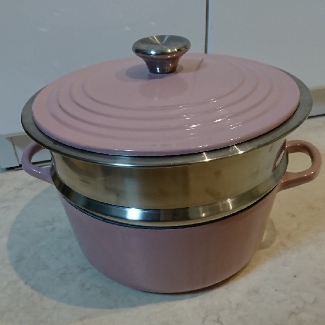 LE CREUSET(ルクルーゼ)のLE CREUSET 
シグニチャー ココット・ロンド 22cm

蒸し器つき インテリア/住まい/日用品のキッチン/食器(鍋/フライパン)の商品写真