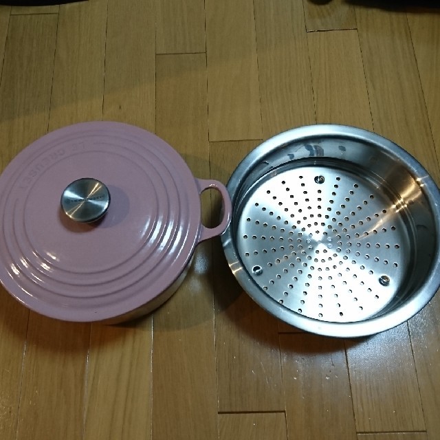 LE CREUSET(ルクルーゼ)のLE CREUSET 
シグニチャー ココット・ロンド 22cm

蒸し器つき インテリア/住まい/日用品のキッチン/食器(鍋/フライパン)の商品写真