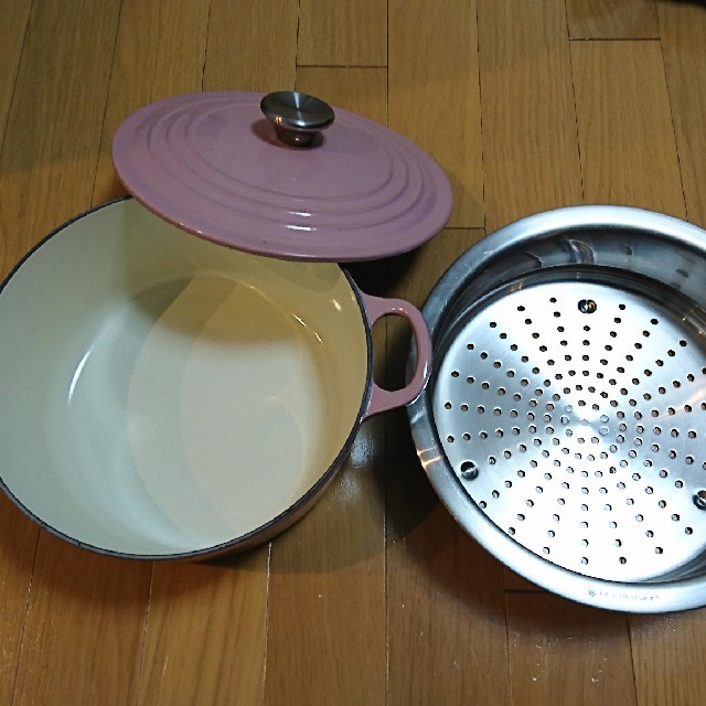 LE CREUSET(ルクルーゼ)のLE CREUSET 
シグニチャー ココット・ロンド 22cm

蒸し器つき インテリア/住まい/日用品のキッチン/食器(鍋/フライパン)の商品写真