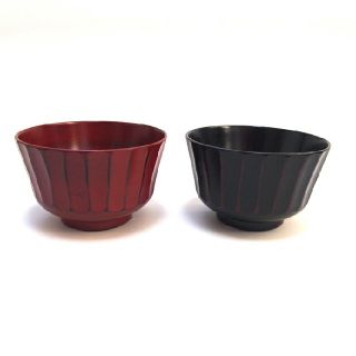 フランフラン(Francfranc)の讃岐漆器　菊彫茶碗　赤黒ペアセット　夫婦椀　ペア茶碗(食器)