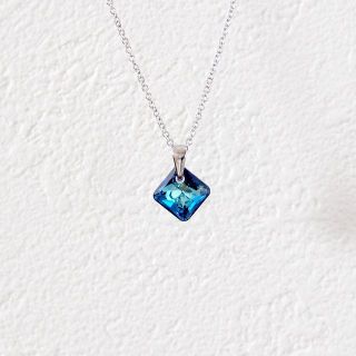 スワロフスキー(SWAROVSKI)の海色ネックレス スワロフスキーバミューダブルー 受注製作(ネックレス)