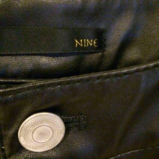 NINE(ナイン)のNINE☆フェイクレザーパンツ レディースのパンツ(その他)の商品写真