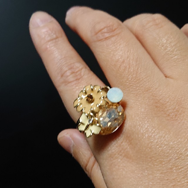 Ane Mone(アネモネ)の蝶と花のキュービックジルコニア指輪 レディースのアクセサリー(リング(指輪))の商品写真