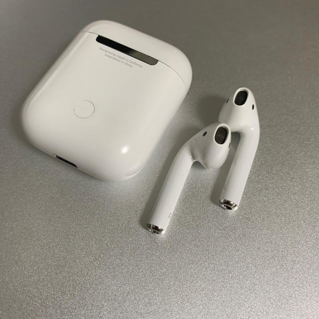 Apple(アップル)のApple AirPods スマホ/家電/カメラのオーディオ機器(ヘッドフォン/イヤフォン)の商品写真