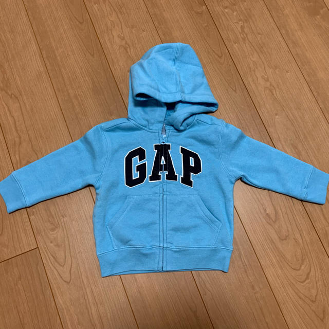 babyGAP(ベビーギャップ)のギャップ GAP 未使用パーカー キッズ 裏起毛 100センチ キッズ/ベビー/マタニティのキッズ服男の子用(90cm~)(ジャケット/上着)の商品写真