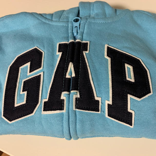 babyGAP(ベビーギャップ)のギャップ GAP 未使用パーカー キッズ 裏起毛 100センチ キッズ/ベビー/マタニティのキッズ服男の子用(90cm~)(ジャケット/上着)の商品写真