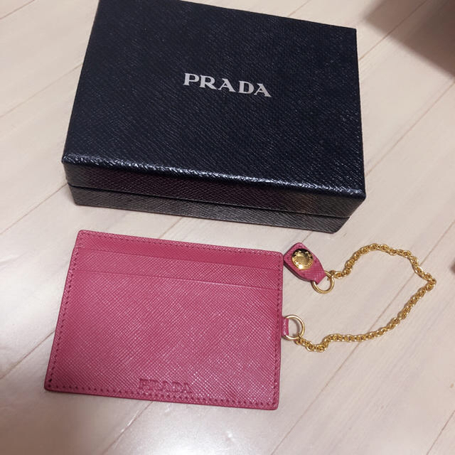 PRADA(プラダ)のPRADA パスケース ♡ レディースのファッション小物(パスケース/IDカードホルダー)の商品写真