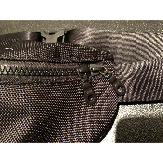 Yohji Yamamoto(ヨウジヤマモト)の【Chiho様専用】ヨウジヤマモト ニューエラ　ボディバッグ メンズのバッグ(ボディーバッグ)の商品写真