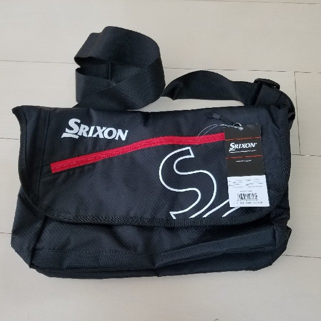 Srixon(スリクソン)のスリクソン　バック　新品 スポーツ/アウトドアのテニス(バッグ)の商品写真