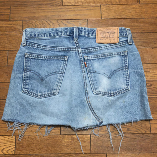 Levi's(リーバイス)のLevi's リーバイス　リメイク　デニム　スカート　切りっぱなし　ウォッシュ レディースのスカート(ミニスカート)の商品写真