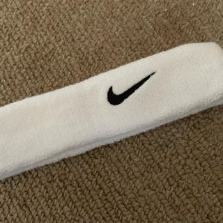 ナイキ(NIKE)のヘアバンド ナイキ 白 早い者勝ち！お値下げ！(ヘアバンド)