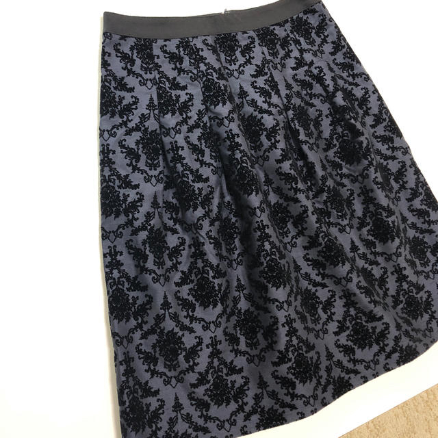 NOLLEY'S(ノーリーズ)のネイビー　スカート  新品 レディースのスカート(ひざ丈スカート)の商品写真