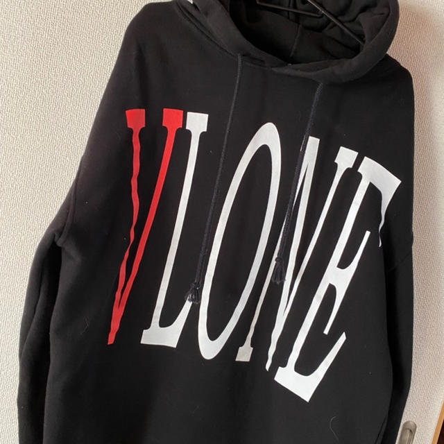 VLONE ヴィーローン パーカー プルオーバー 長袖 ロゴ L 白