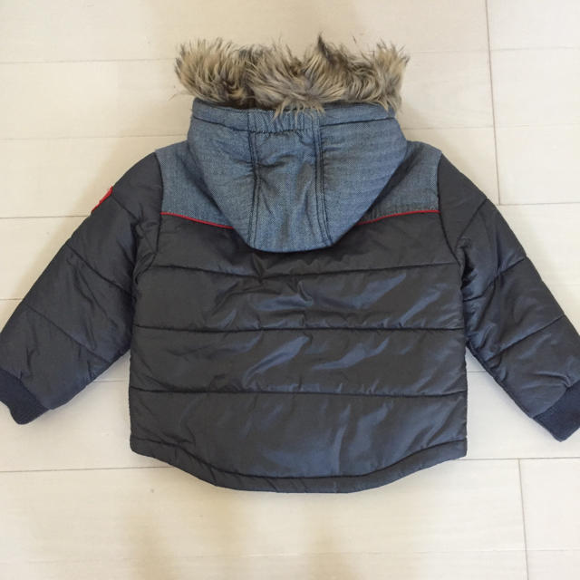 TOMMY HILFIGER(トミーヒルフィガー)のトミーヒルフィガー 4T 110 中綿ジャンパー コート ブルゾン フード キッズ/ベビー/マタニティのキッズ服男の子用(90cm~)(コート)の商品写真