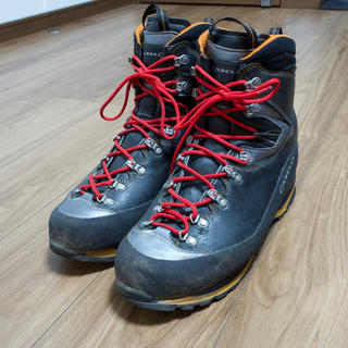 AKU 登山靴 ヤツミネ 29.5cm(登山用品)