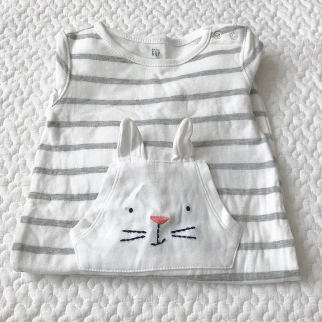 GAP(ギャップ)のベビーギャップ 足カバー付きロンパース3-6m ウサギ キッズ/ベビー/マタニティのベビー服(~85cm)(ロンパース)の商品写真