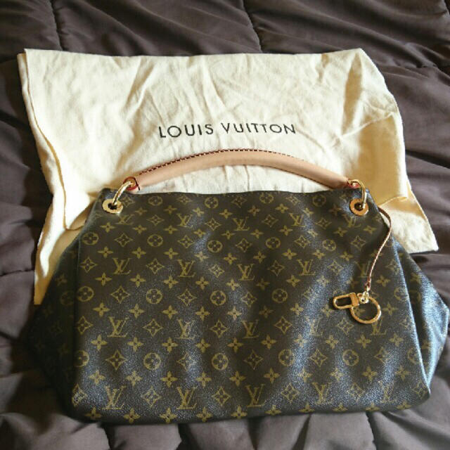 LOUIS VUITTON(ルイヴィトン)のLOUIS VUITTON（ルイヴィトン） アーツィーMM ハンドバッグ レディースのバッグ(ショルダーバッグ)の商品写真